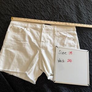 NWOT GAP White Denim Jean Shorts